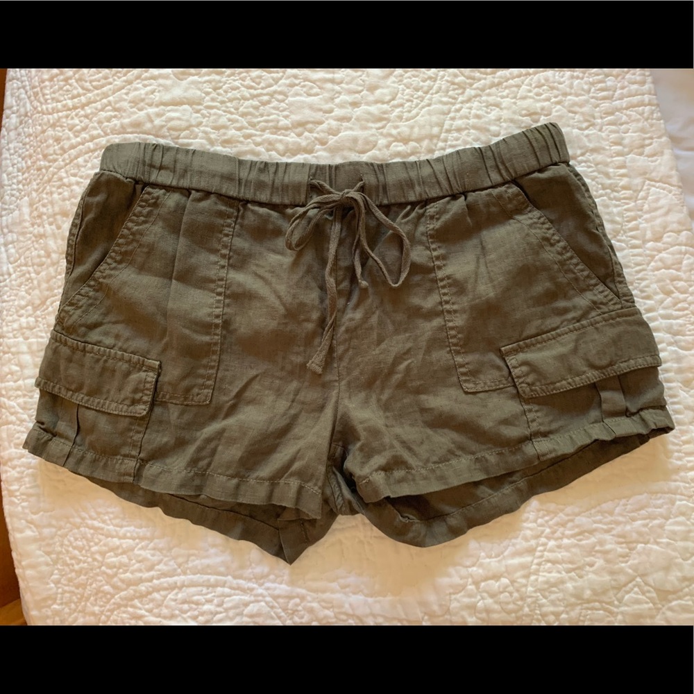 Joke cargo shorts